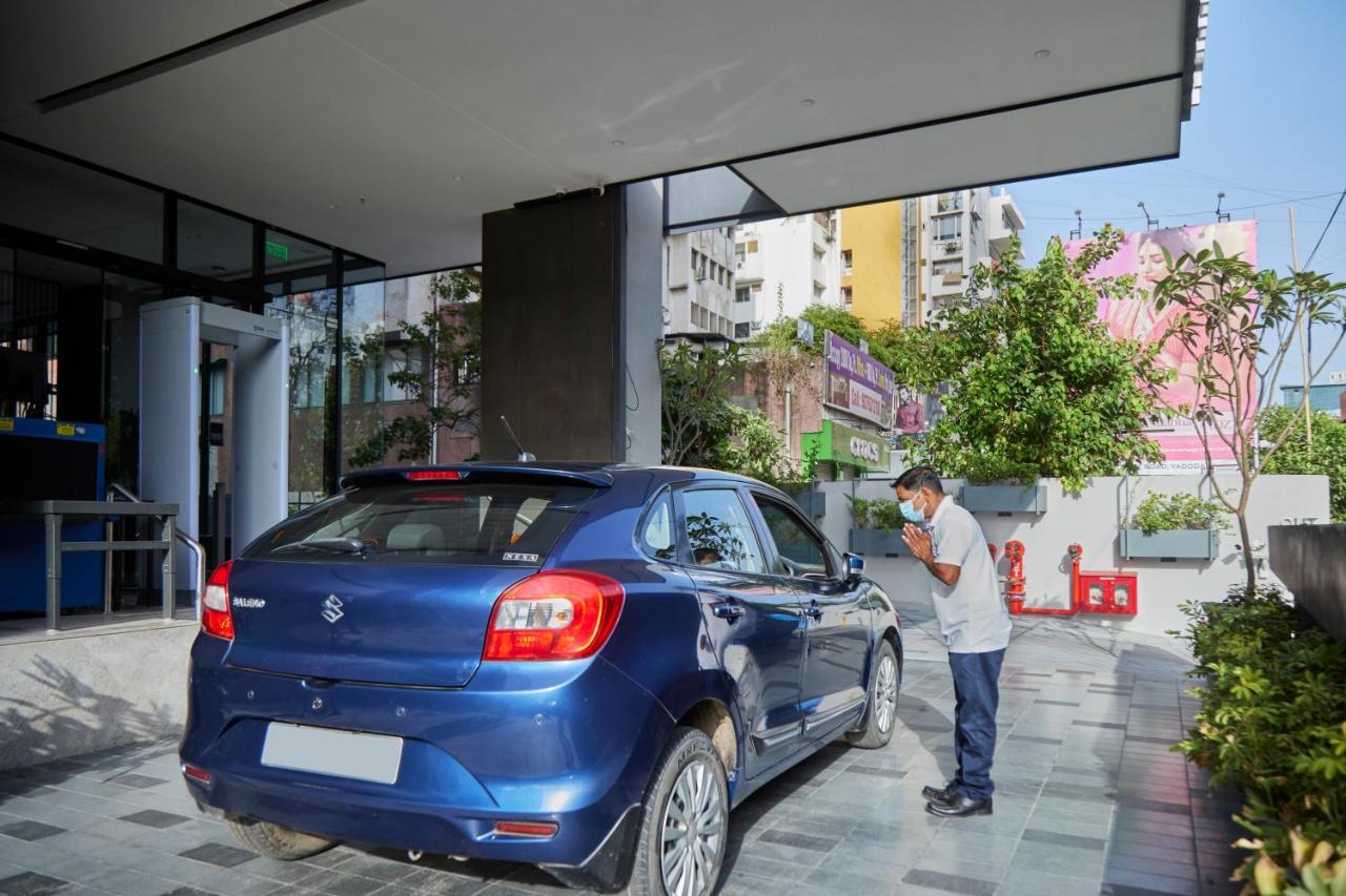 Hotel Fairfield By Marriott Vadodara Exterior foto